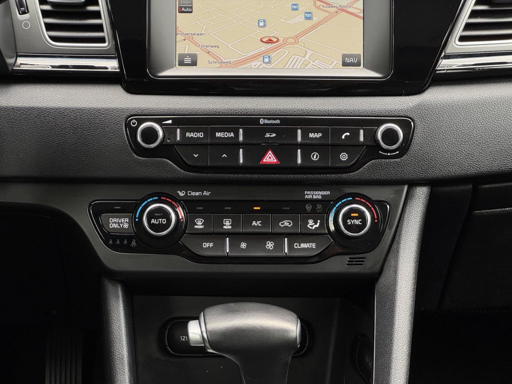 Kia Niro 1.6 gdi hybrid first edition | trekhaak | navigatie | camera | app