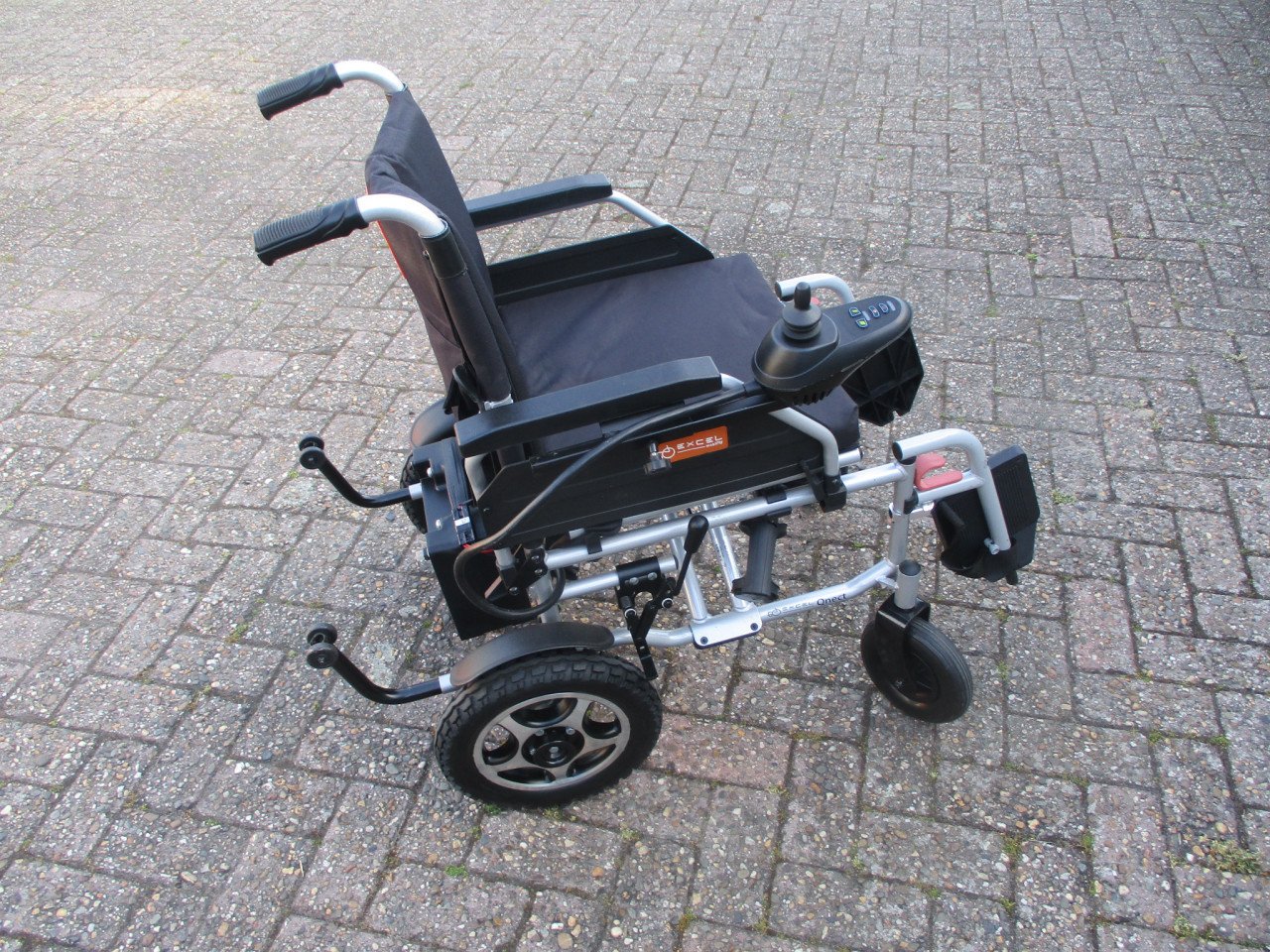 Zgan Excel Qnect opvouwbare electrische rolstoel voorzien van nieuwe accu,s