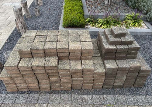 Gratis sierstenen 13x13 in geel en grijs