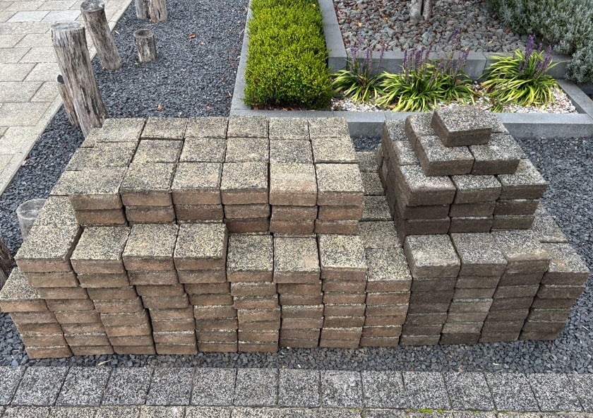 Gratis sierstenen 13x13 in geel en grijs
