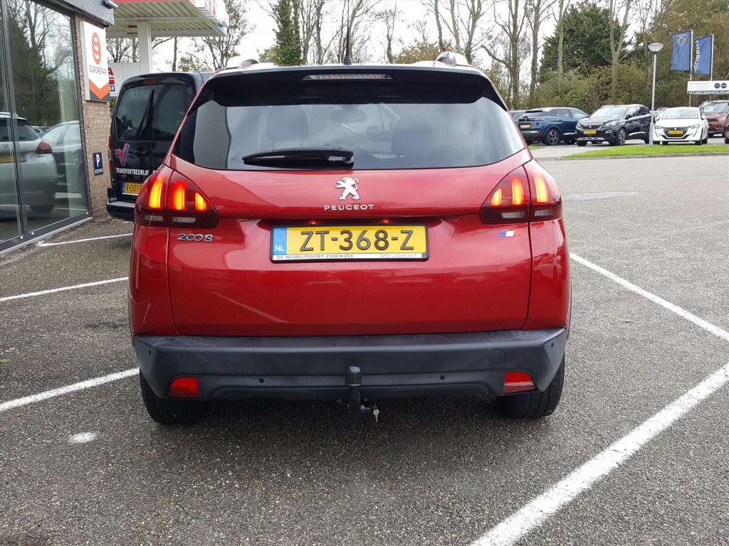 Peugeot 2008 1.2 puretech 110pk signature automaat eat6 navigatie | trekhaa