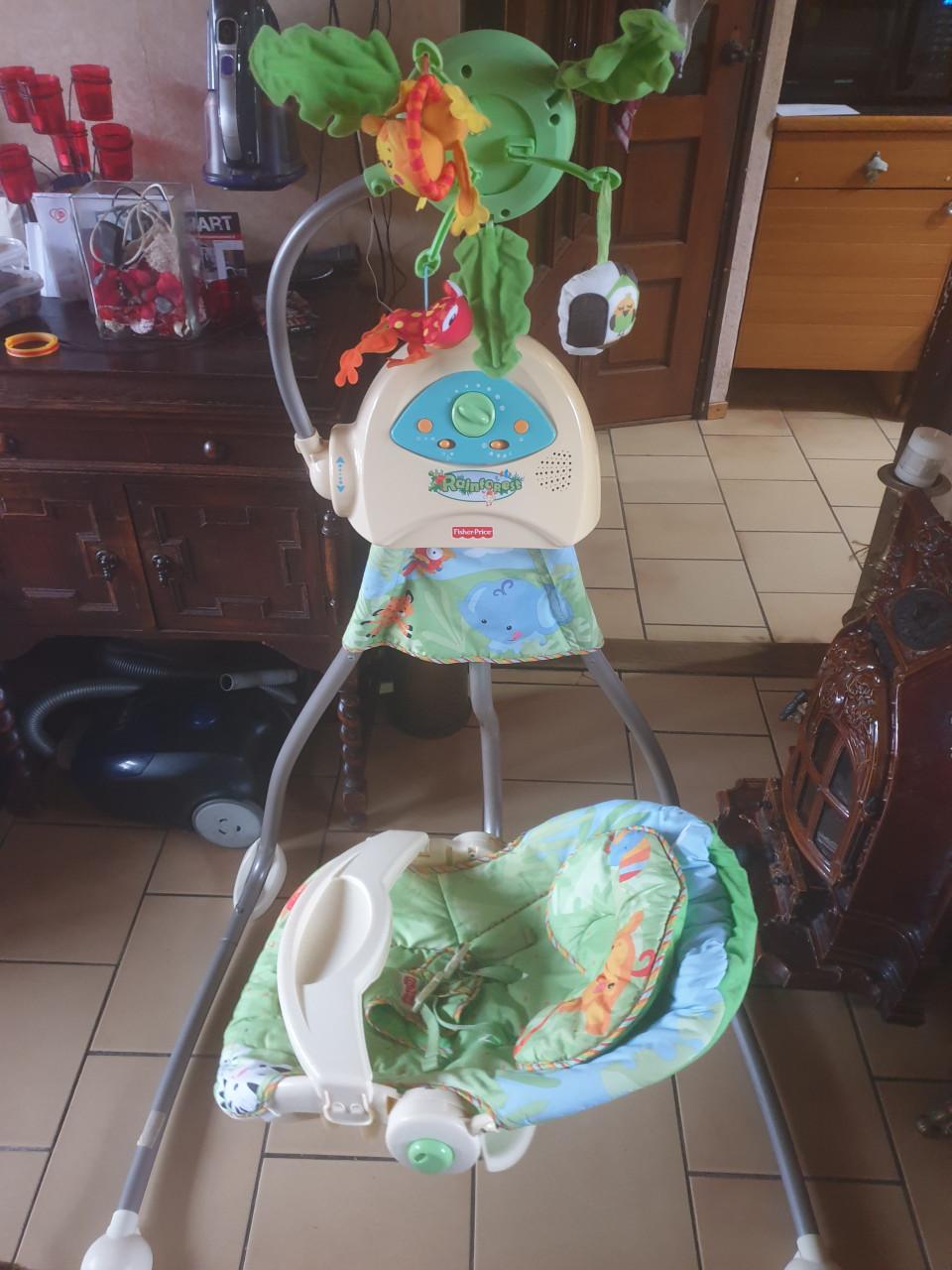 Baby spullen ,muziekstandaard met wipertje