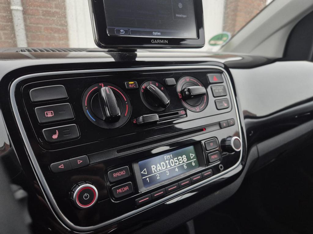 Volkswagen UP! 1.0 cup up! bluemotion / stoelverwarming / cruisecontrol / p