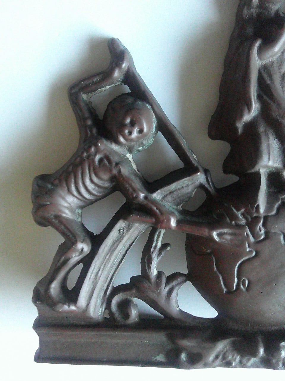 19 DE EEUWS BRONZEN ORNAMENTJE