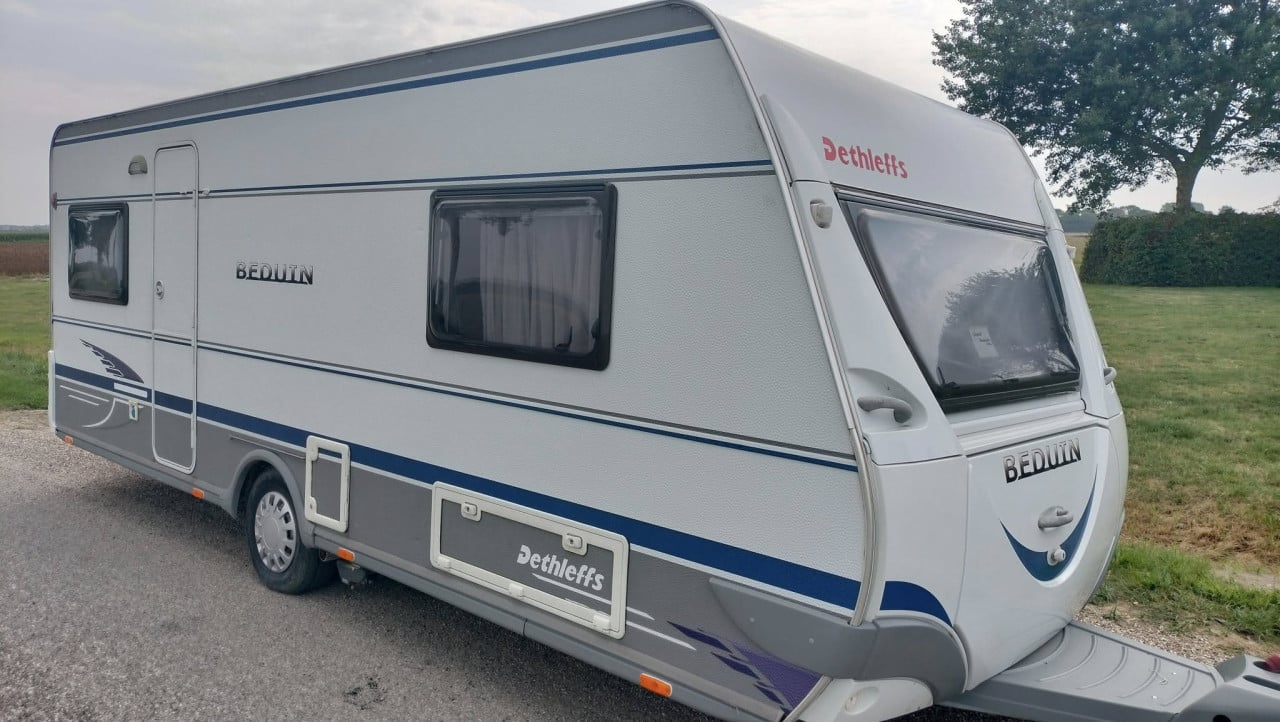 Dethleffs 540 (2009) ENKELE BEDDEN / Mover / Voortent