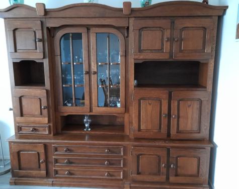 Massief houten buffet / vitrinekast