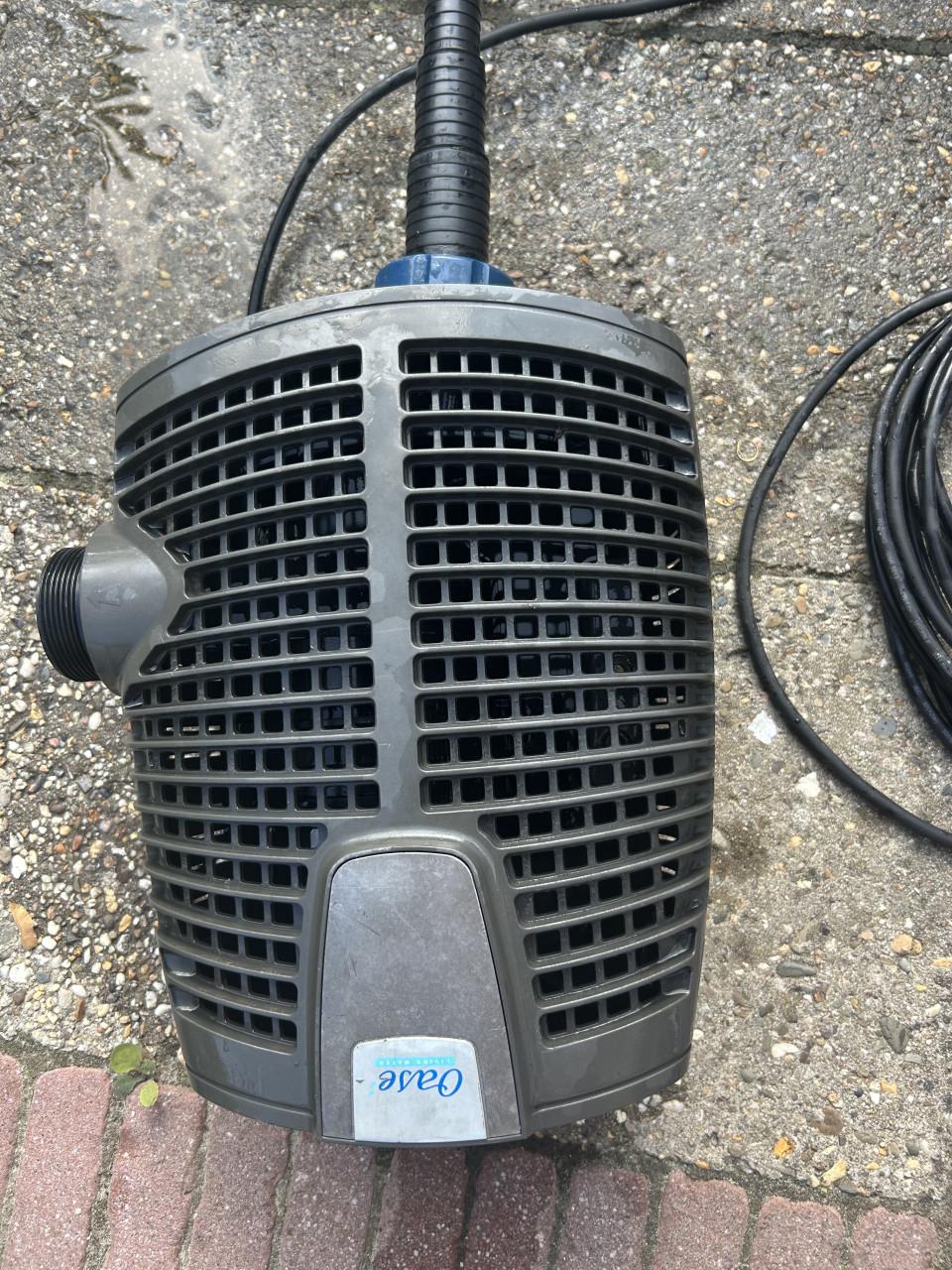 Te koop oase primium eco 16000 lpu sterke en zuinige Vijverpomp