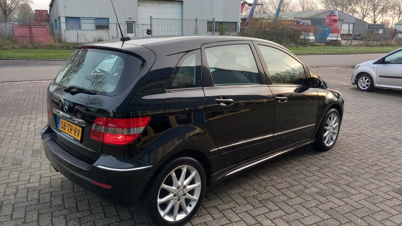 Mercedes B-Klasse 200 Turbo Automaat !! 5drs bj: 2007 airco-leer-navigatie