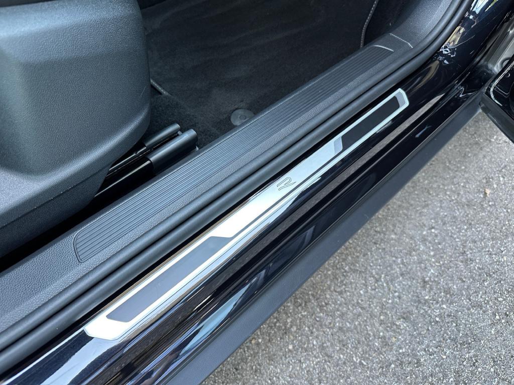 Volkswagen T-roc 1.5 tsi 150pk dsg r-line | camera | keyless | elek. achter