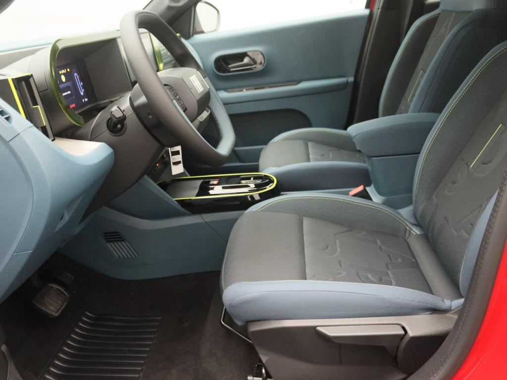 Fiat Grande Panda 1.2 hybrid icon | apple carplay & android auto | parkeers