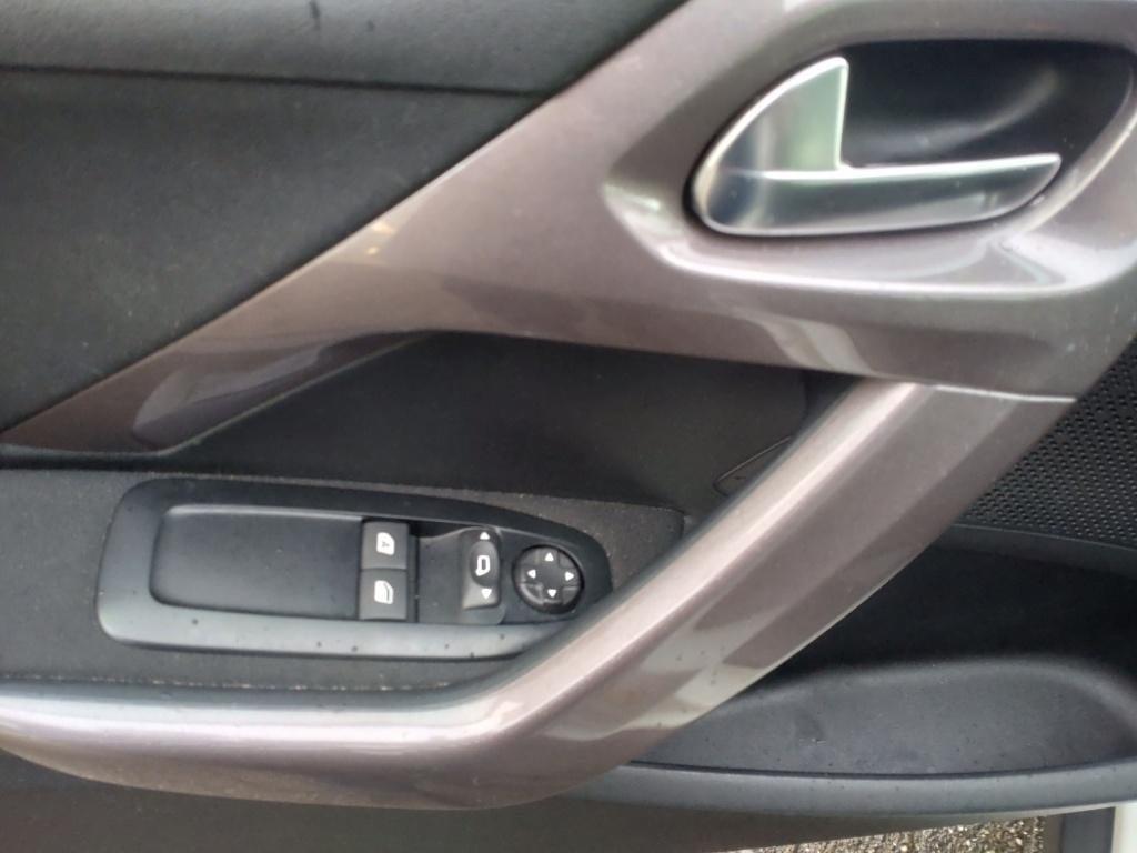 Peugeot 2008 1.2 puretech active