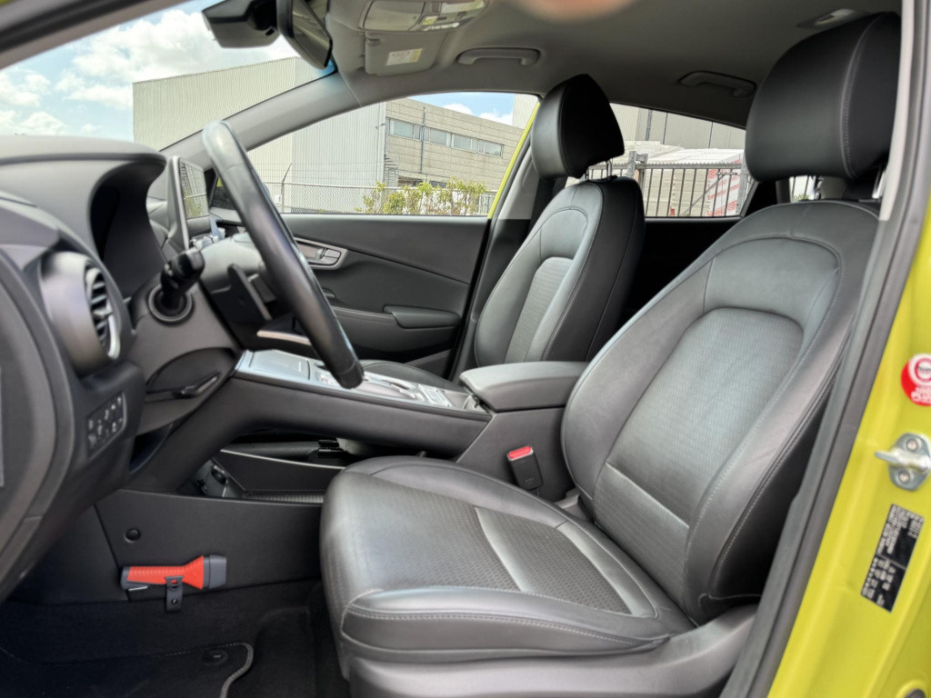 Hyundai Kona ev premium 64 kwh 3-fase lader | navigatie | stoelventilatie +