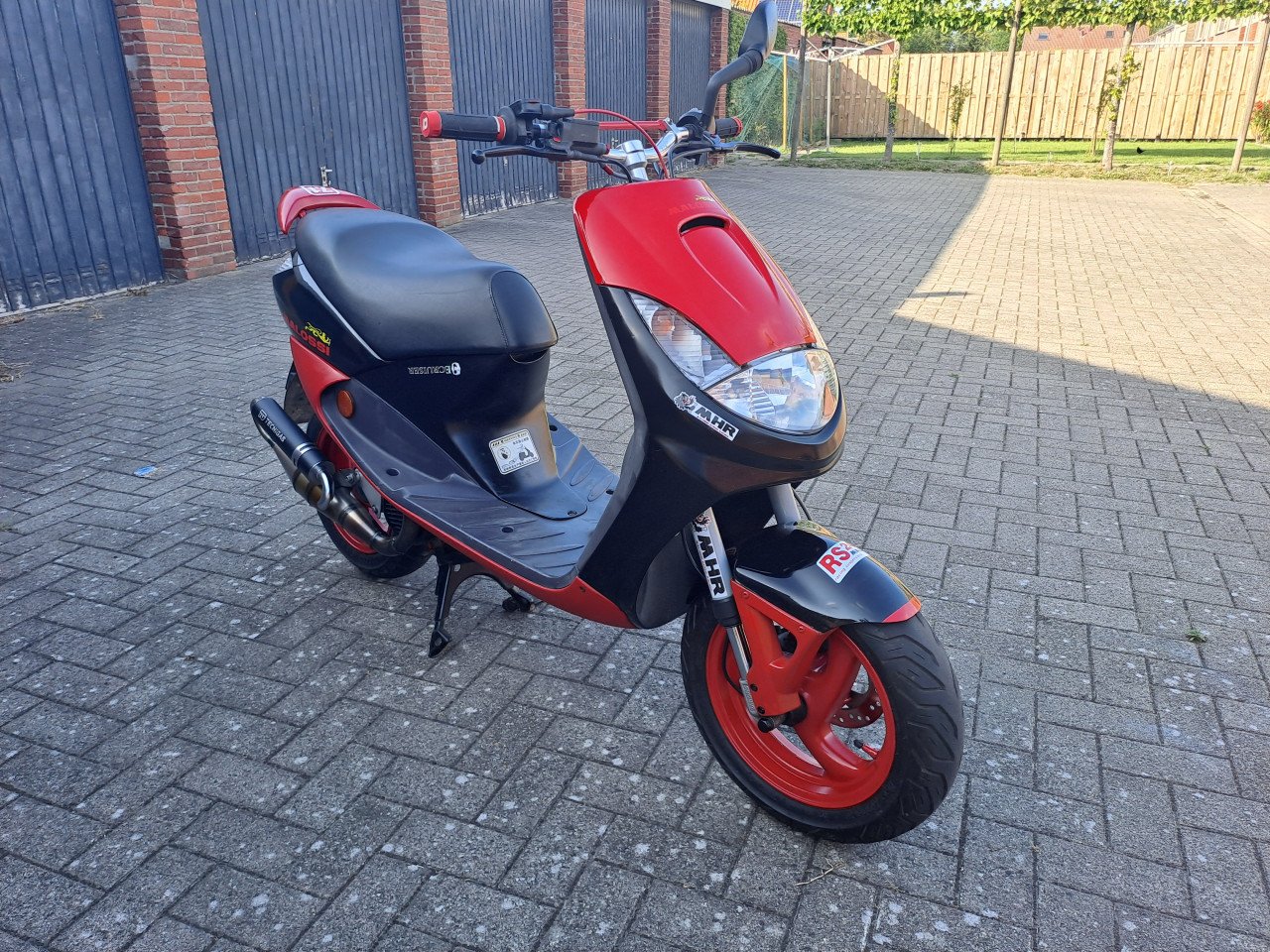 Te koop i.g.st. peugeot vivacity