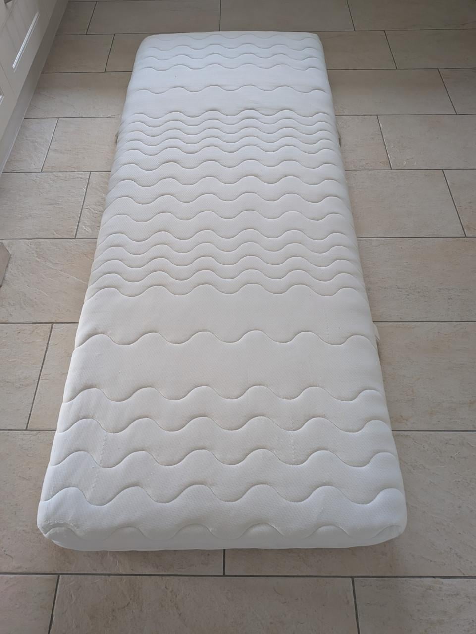 Schoon matras 80 x 200 x 16 (in goede staat )