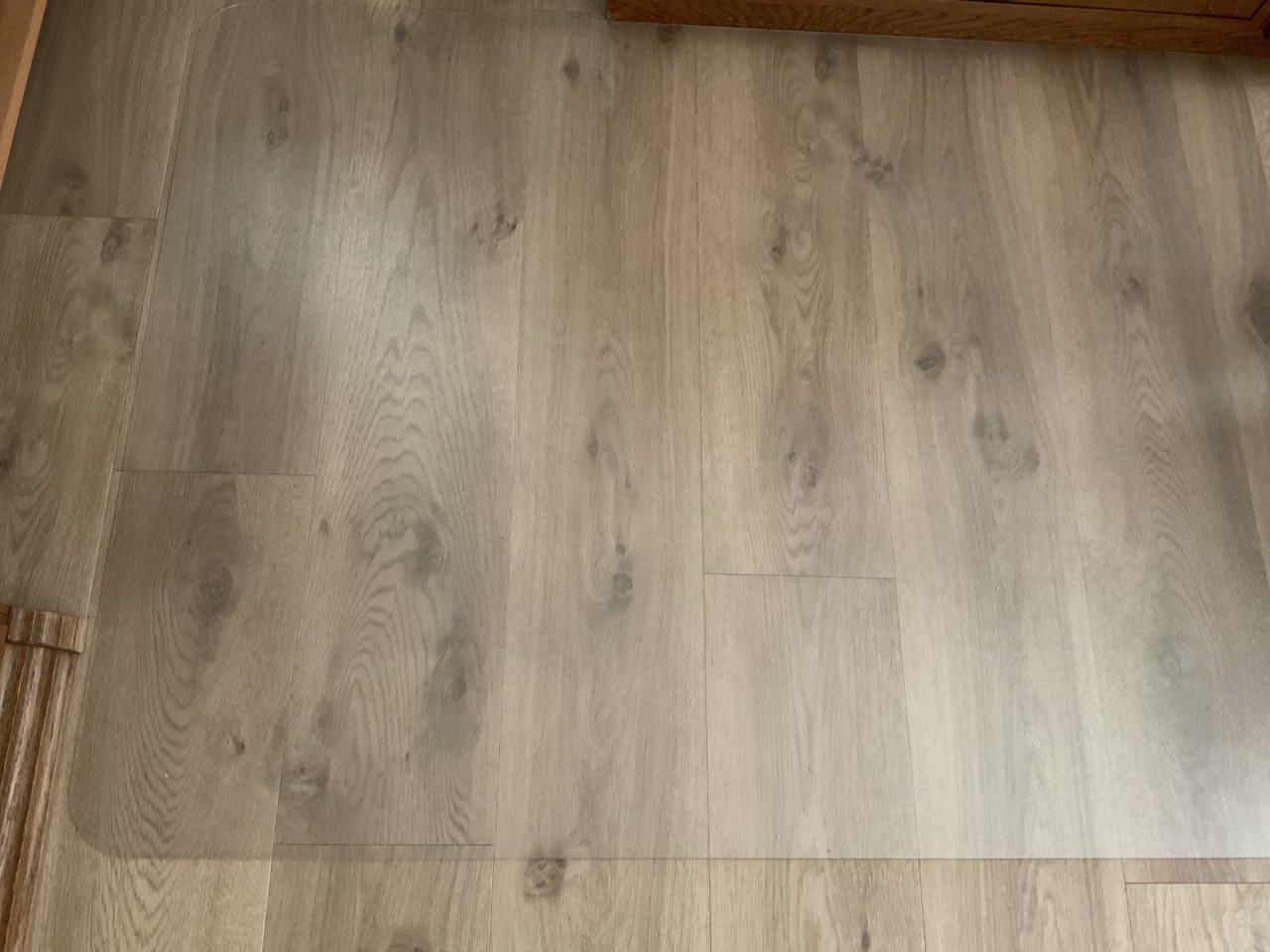 Burostoel bescherm mat.   floor saver.  vloer bescherm mat