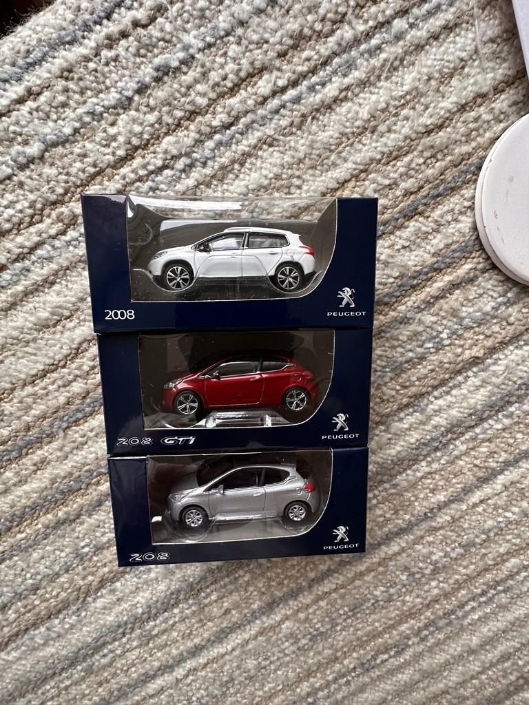 3 NIEUWE MODEL PEUGEOT's 208-208 GTI - 2008.