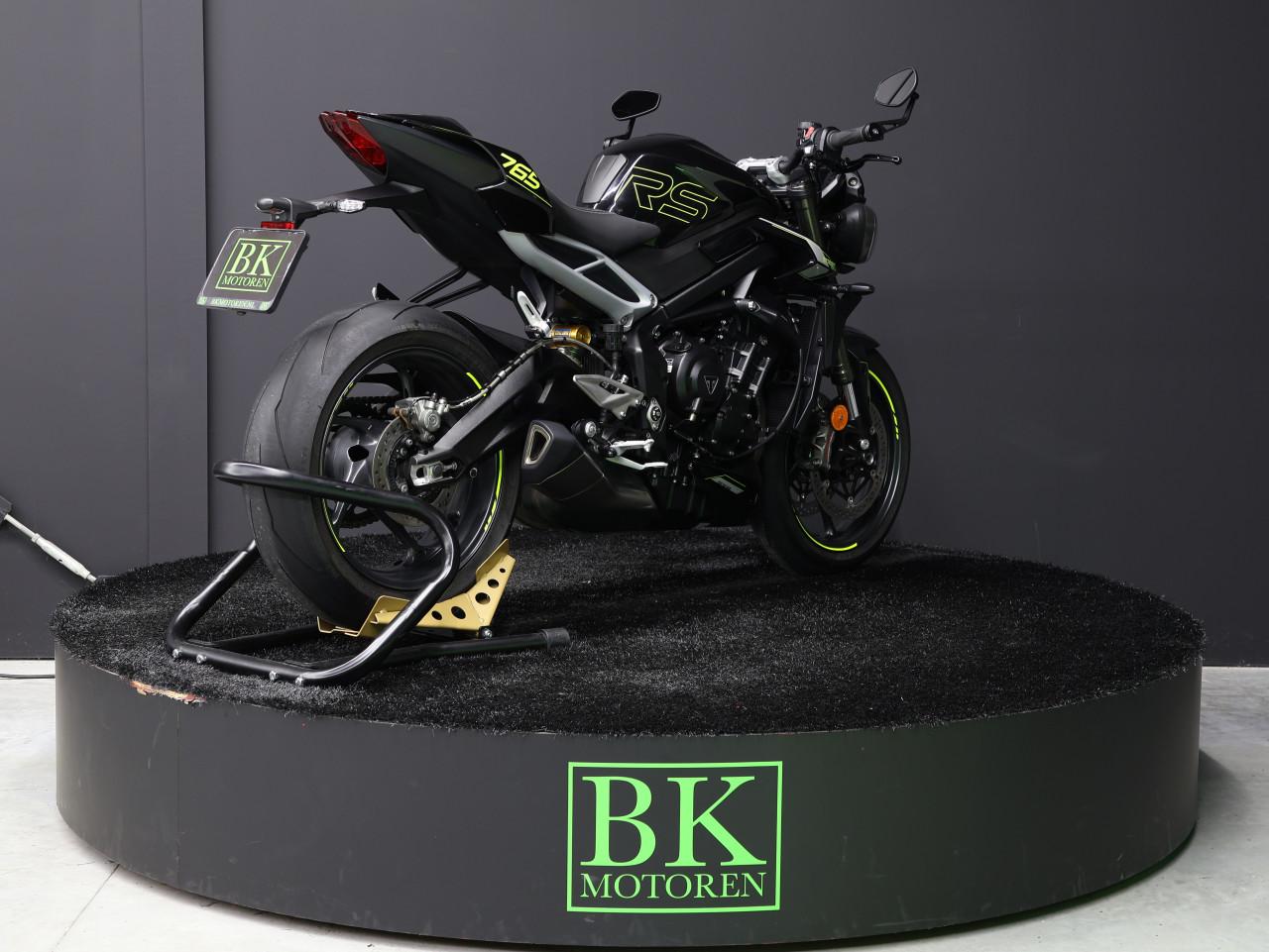 STREET TRIPLE RS | Phantom Black
