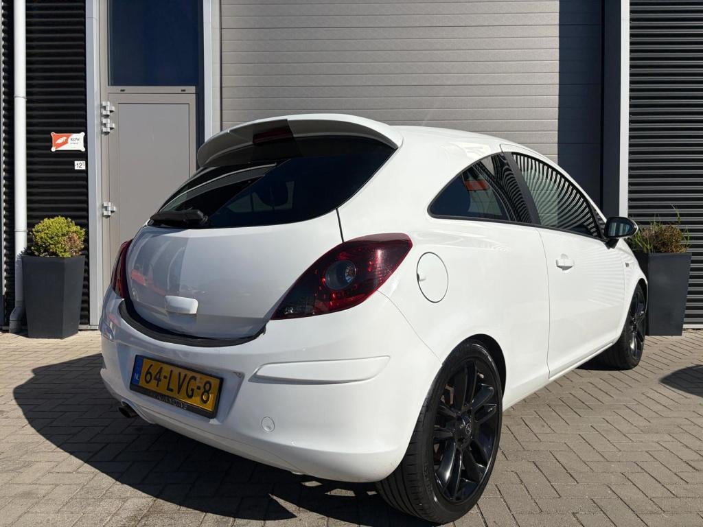 Opel Corsa 1.4-16v color edition/prachtige auto/lichtmetaal/multimedia/nap/