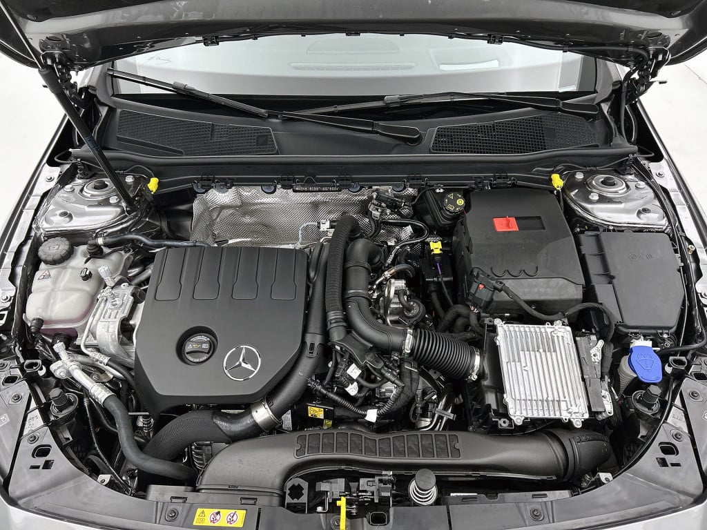 Mercedes-Benz Cla 180 business solution amg | amg line plus pakket | head-u
