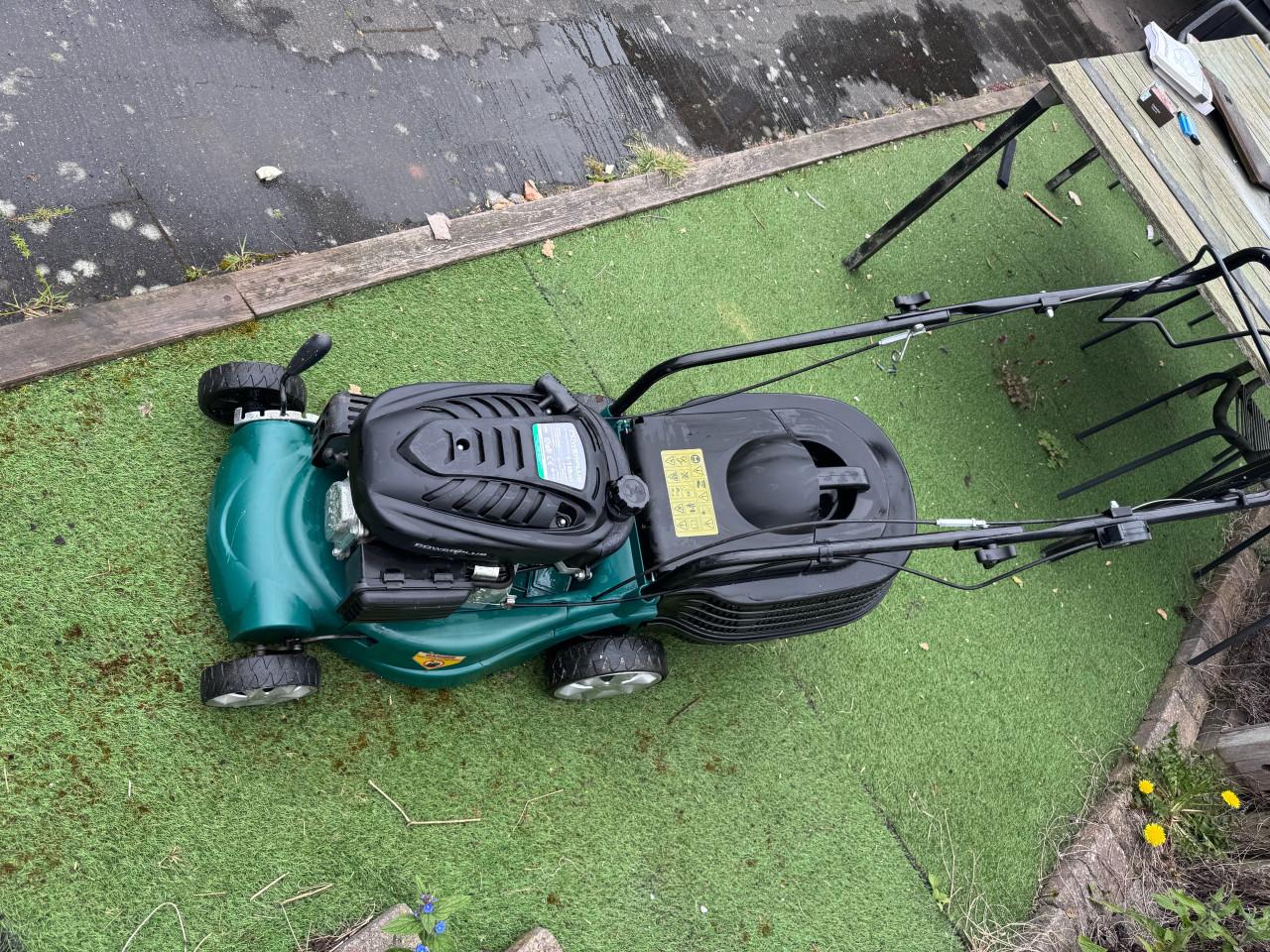 Powerplus 3,5pk benzine grasmaaier zelf-trekkend