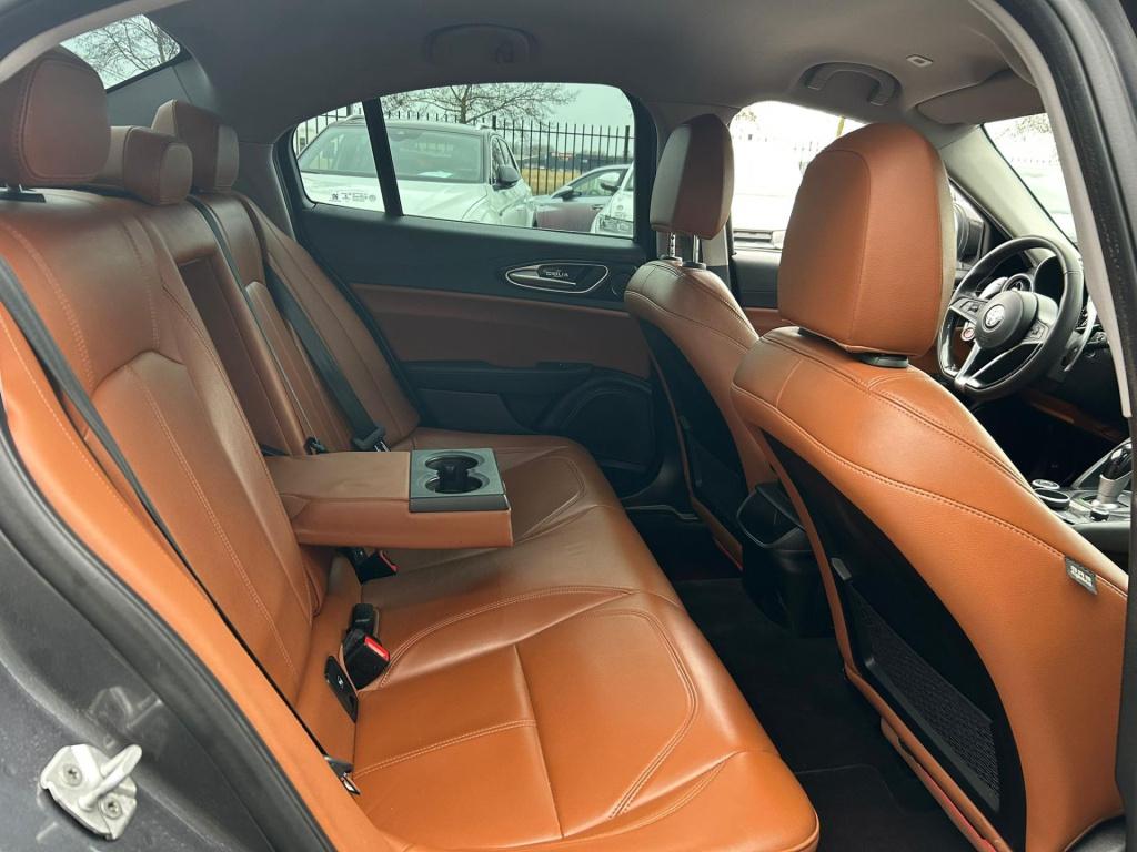 Alfa Romeo Giulia * veloce pack * stoel + stuur verwarming* 100% onderhoude