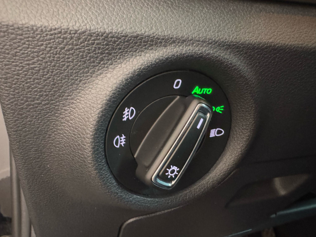 Skoda Scala 1.0 tsi sport business