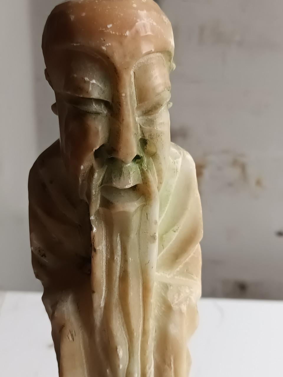 Steen chinees beeldje