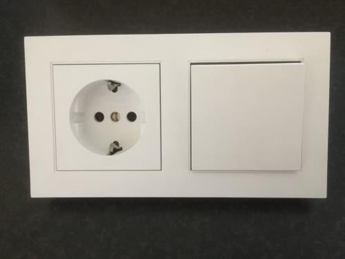 Kopp wandcontactdoos met randaarde, inbouw, met wisselschakelaar
