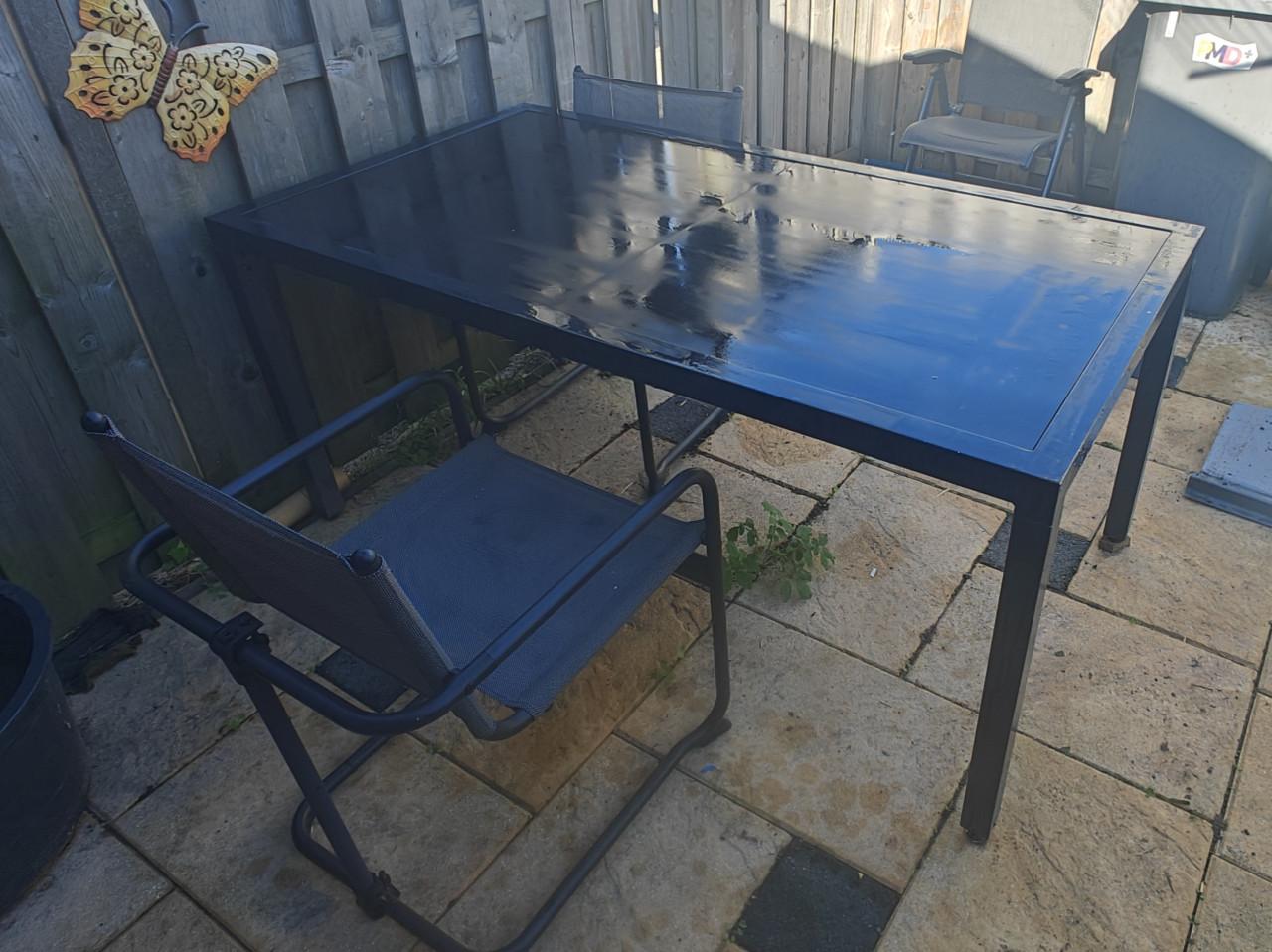 Tuintafel met 2 stoelen