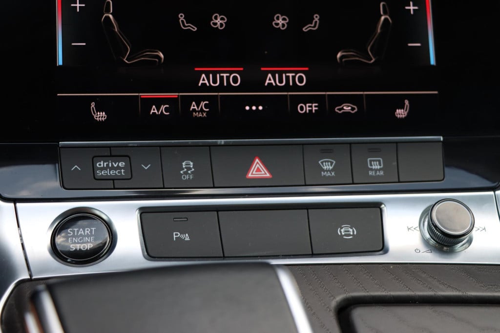 Audi A6 avant 50 tfsi e quattro design 299pk s-tronic