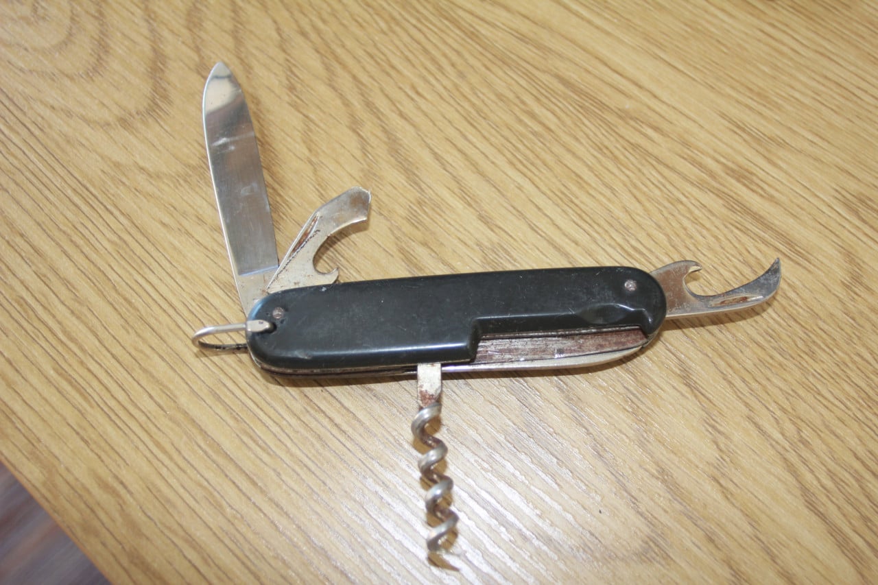 Zakmes met opener en kurketrekker