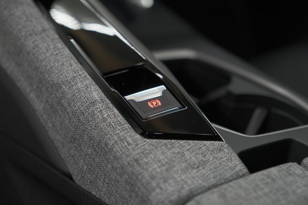Peugeot 3008 1.2 hybrid 136 gt | elektrische kofferklep | camera | adaptiev