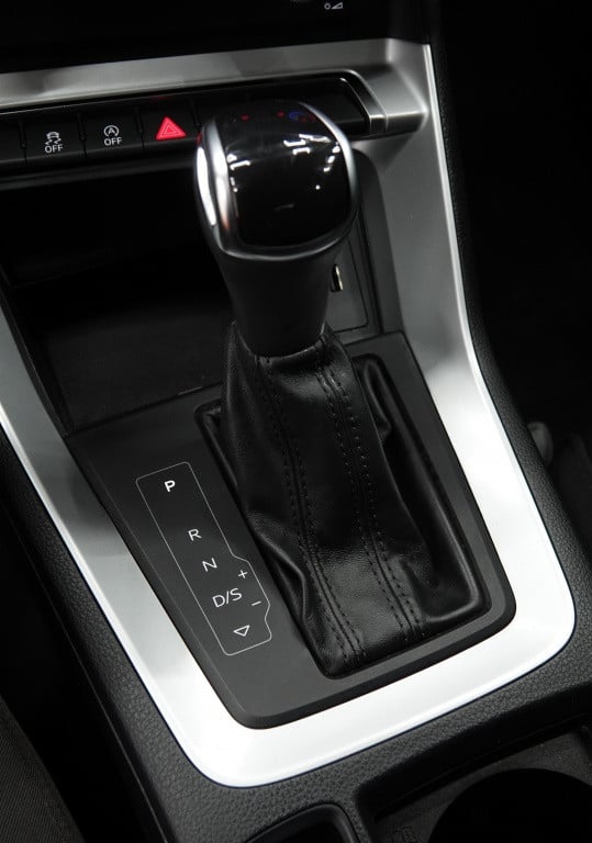 Audi Q3 1.5 tfsi | panoramadak | pdc |