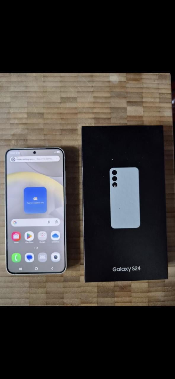 Samsung Galaxy S24 + watch 6 40mm