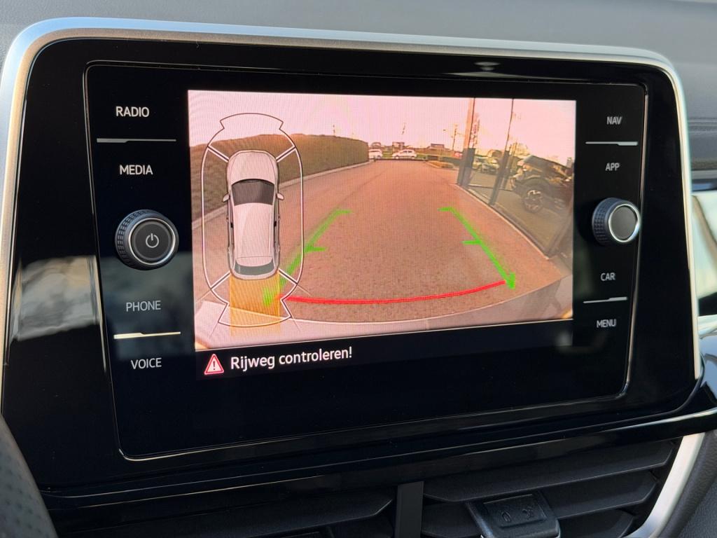 Volkswagen T-roc 1.5 tsi 150pk dsg r-line | camera | keyless | elek. achter