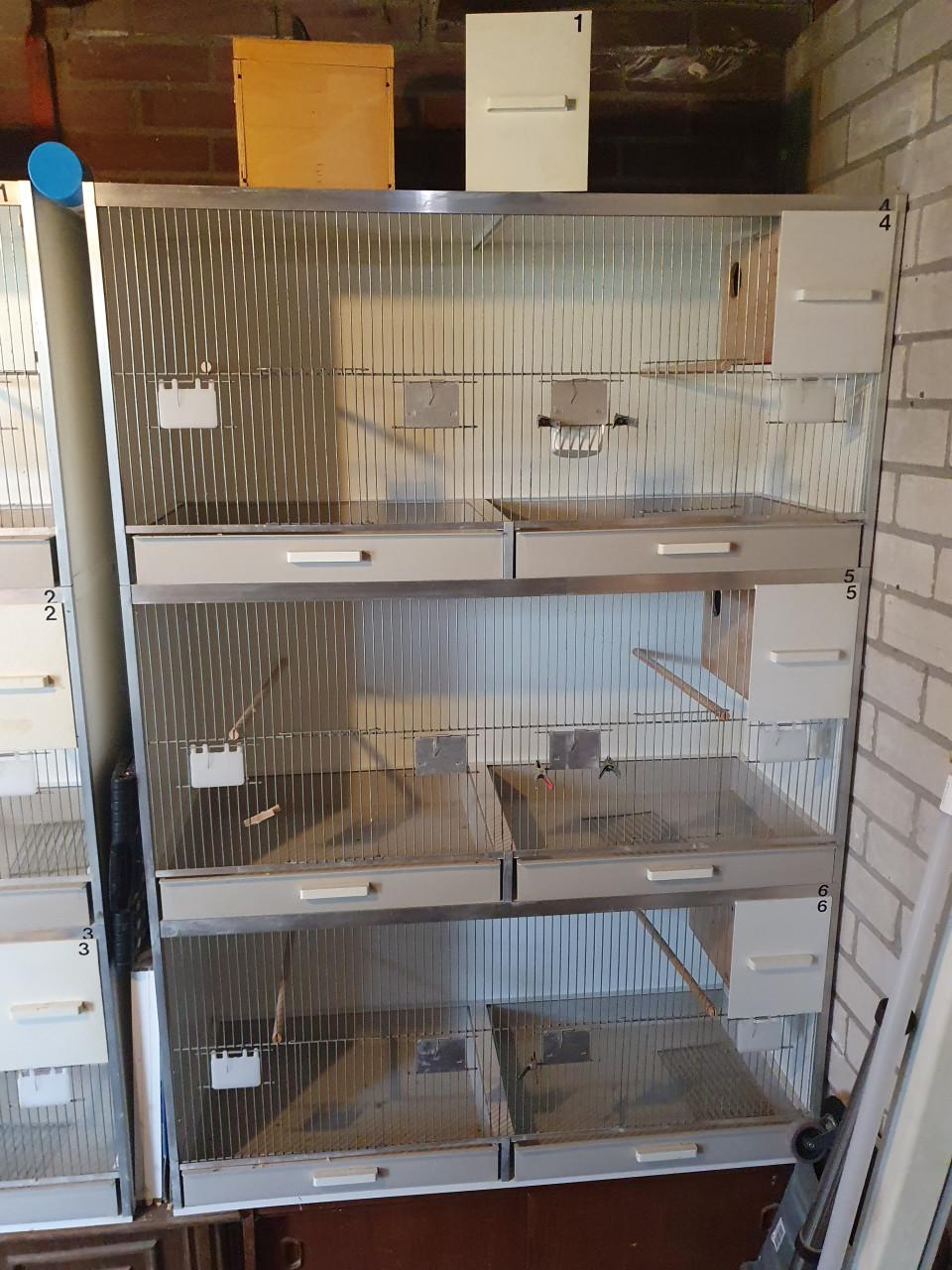 Vogelkooien / broedhokken Van Keulen