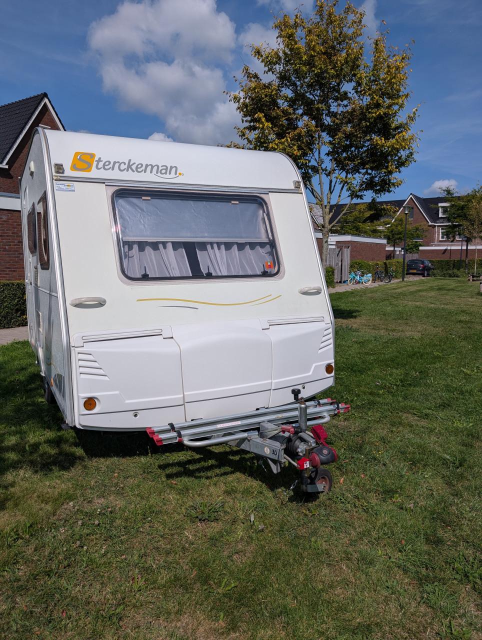 Sterckemann Starlett 370 DD / lichtgewicht / stapelbed / 4-p