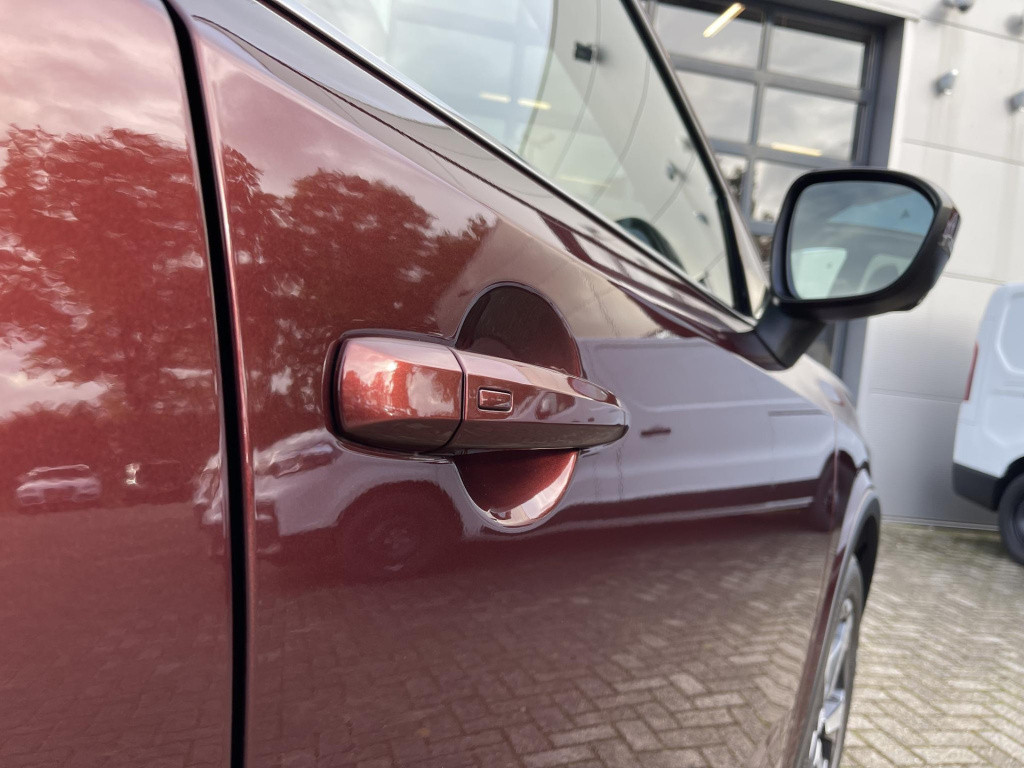 Nissan Qashqai 1.3 mhev n-connecta design pack | panoramadak | navigatie | 