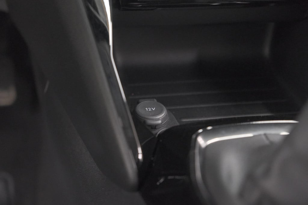 Peugeot 208 puretech 100 allure pack | camera | apple carplay | stoelverwar
