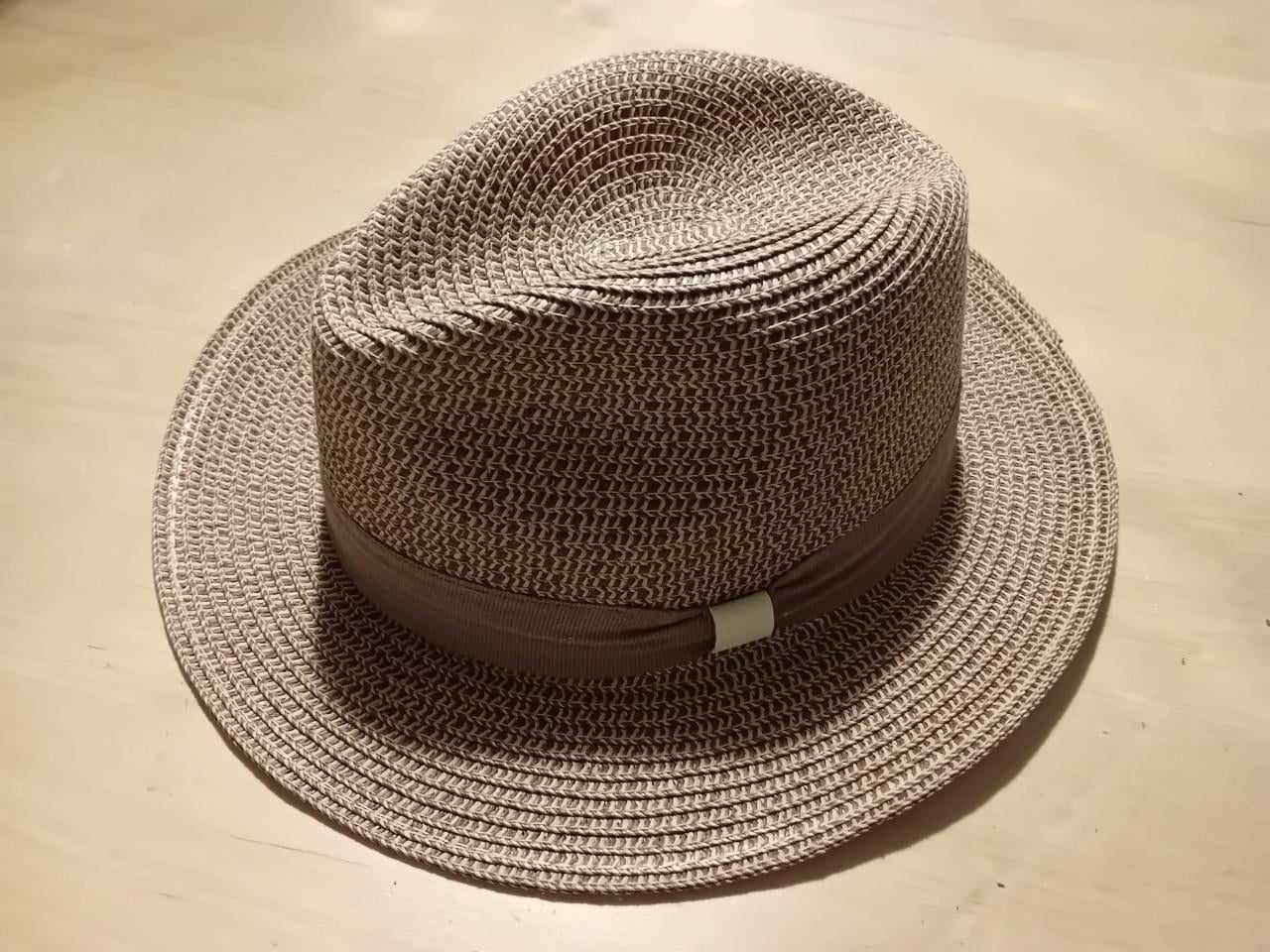 Te koop: een leuk zomerhoedje