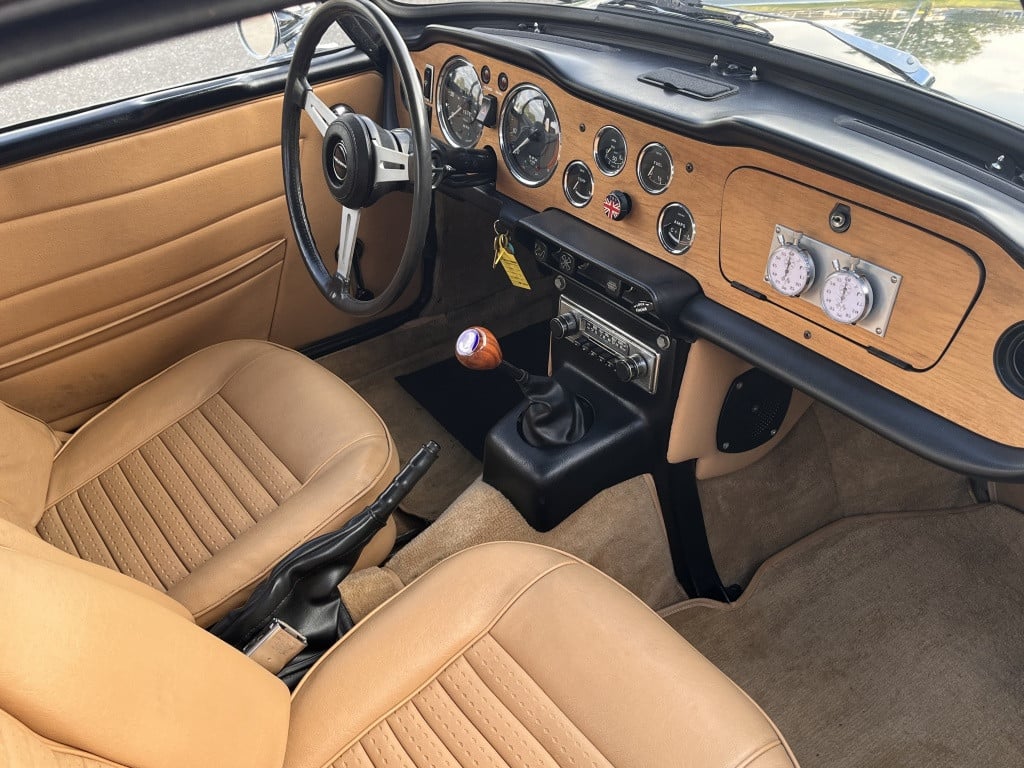 Triumph TR6 soft top