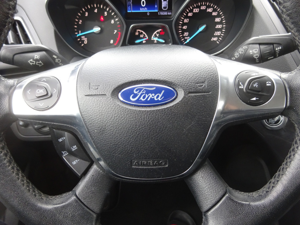Ford Kuga 1.5 titanium navigatie / trekhaak / camera / cruise / pdc
