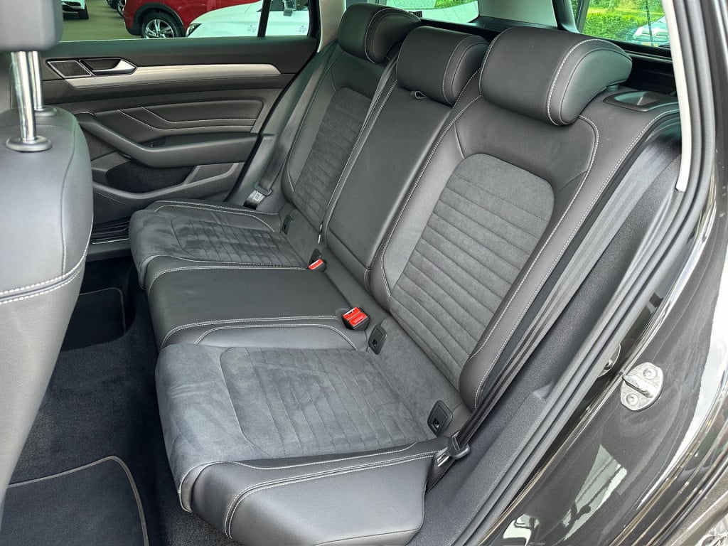 Volkswagen Passat variant 1.4 tsi phev gte | camera | dode hoek | navi | ca