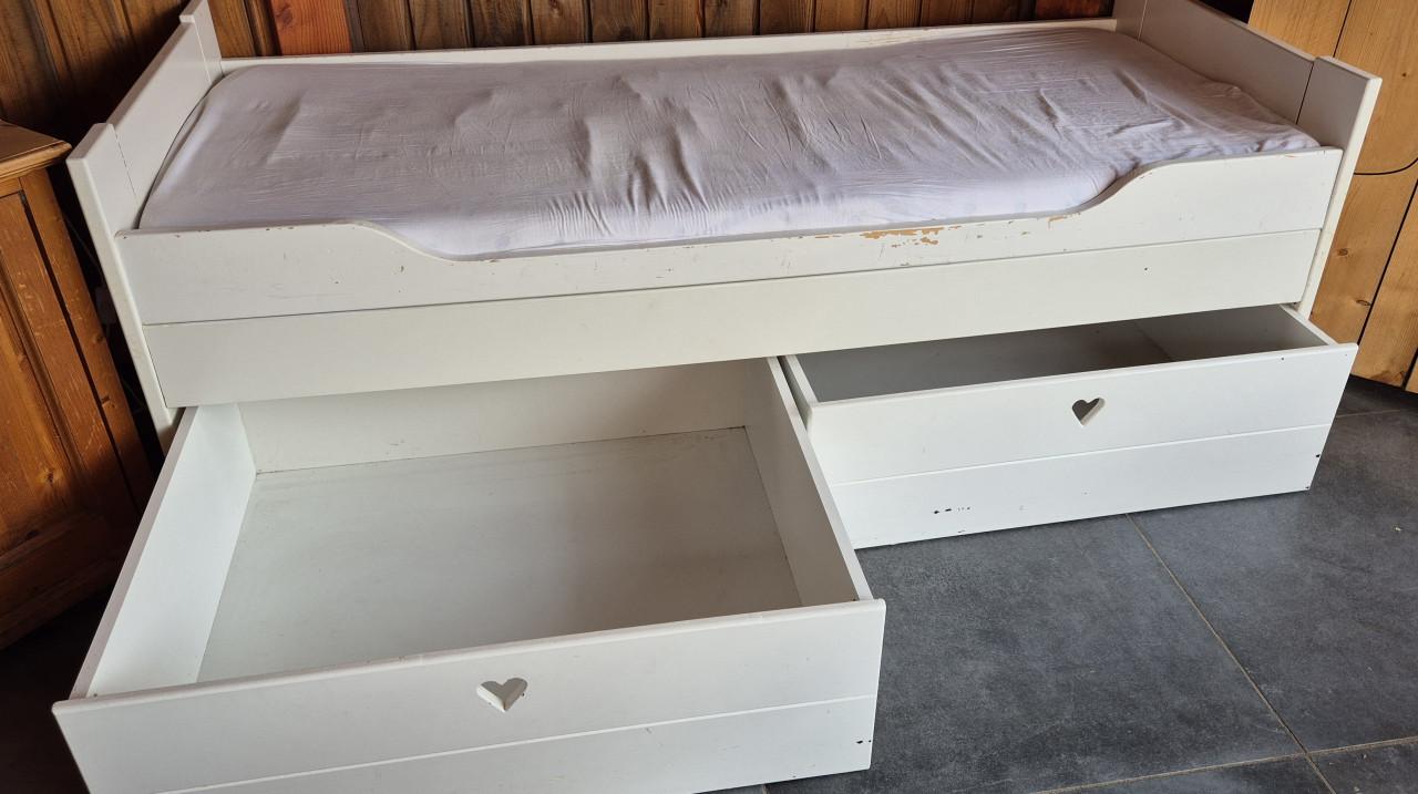 Bed met grote laden 195x80