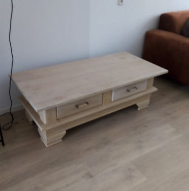 Te koop mooie blank eiken salontafel €25,-