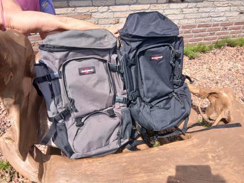 2 rugtassen eastpak suplyer