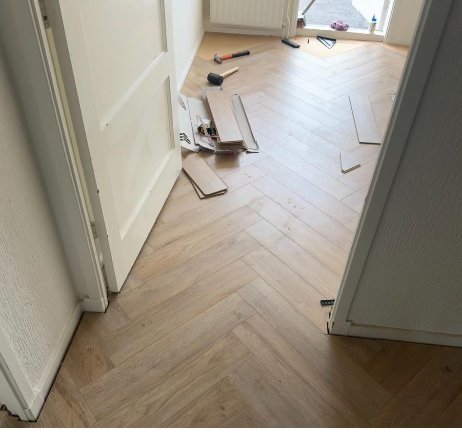Professionele laminaat- en visgraatlegger
