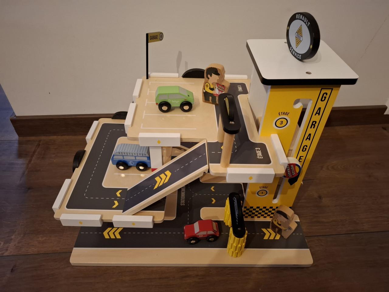 Houten speelgoed garage
