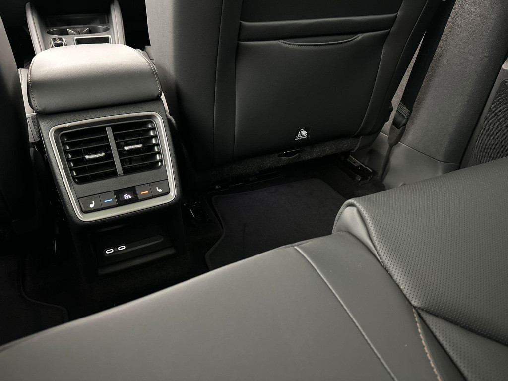 Skoda Enyaq Iv business edition elektromotor 210 kw / 286 pk suv