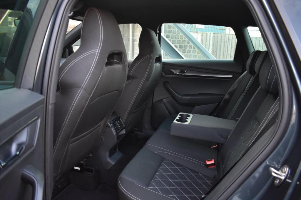 Skoda Karoq 1.5 tsi act sportline | trekhaak | virtual | camera | nap | app